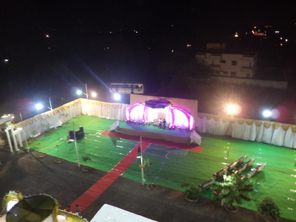 Tanarika Resort Bhusawal Exterior photo